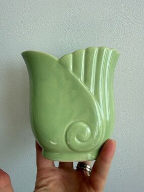 Art Deco ceramic vase / planter